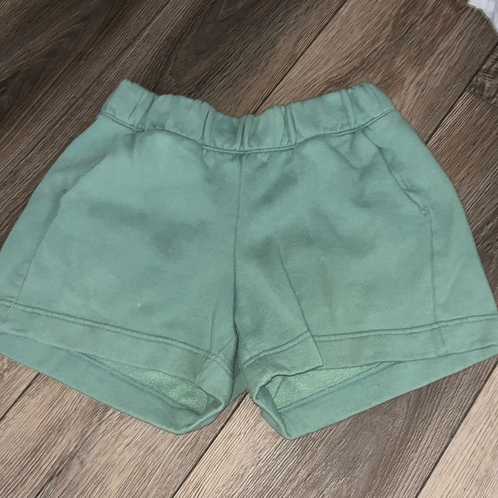 GREEN SWEAT SHORTS